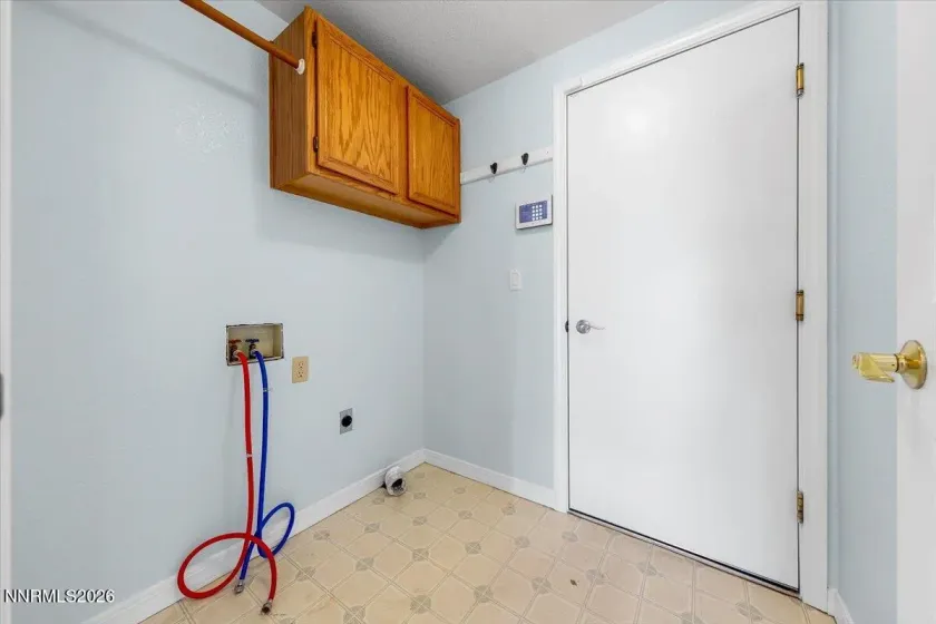 3947 Regal, Reno, Nevada 89503, 5 Bedrooms Bedrooms, ,3 BathroomsBathrooms,Residential,Residential,Regal,0,260009431