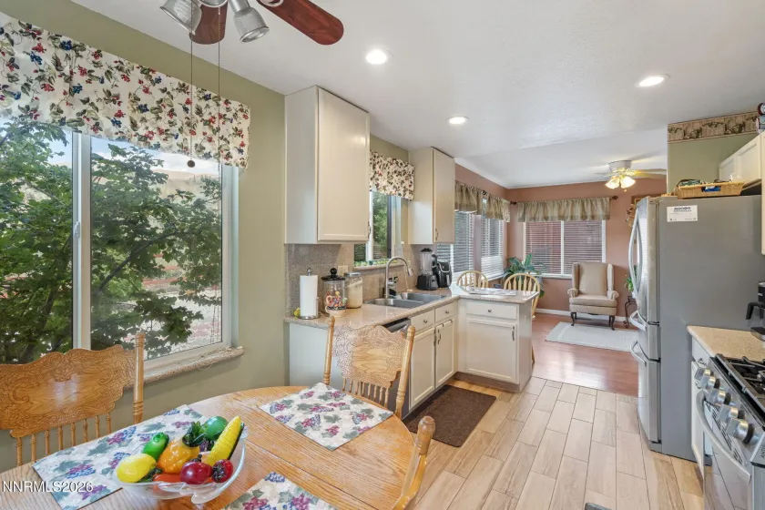 7233 Heatherwood, Reno, Nevada 89523, 3 Bedrooms Bedrooms, ,2 BathroomsBathrooms,Residential,Residential,Heatherwood,0,260009437