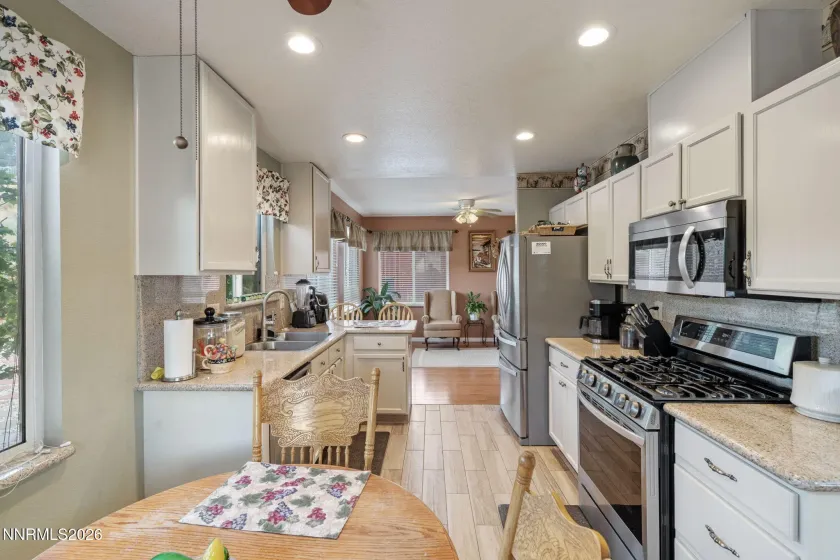7233 Heatherwood, Reno, Nevada 89523, 3 Bedrooms Bedrooms, ,2 BathroomsBathrooms,Residential,Residential,Heatherwood,0,260009437