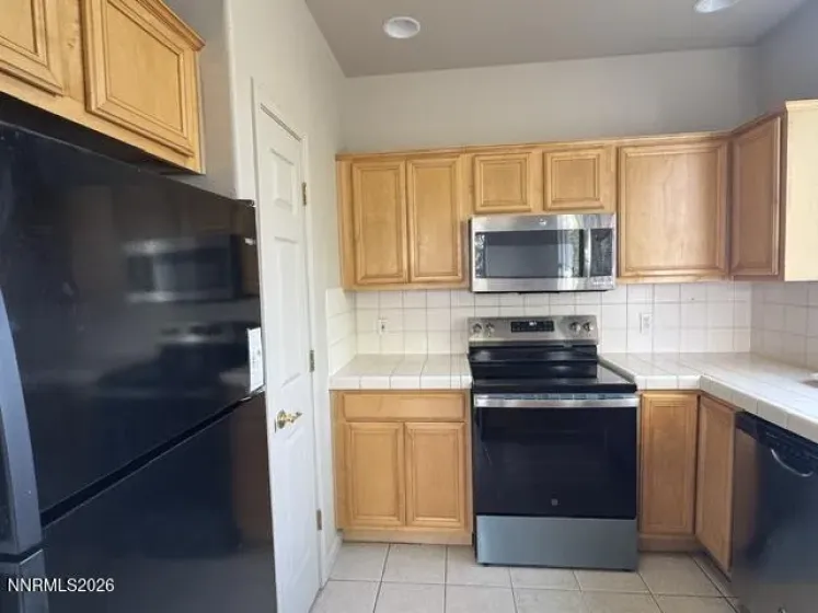 535 Warren, Reno, Nevada 89509, 2 Bedrooms Bedrooms, ,3 BathroomsBathrooms,Residential Lease,Manufactured,Warren,0,260009439