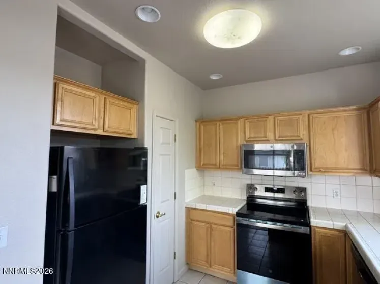 535 Warren, Reno, Nevada 89509, 2 Bedrooms Bedrooms, ,3 BathroomsBathrooms,Residential Lease,Manufactured,Warren,0,260009439