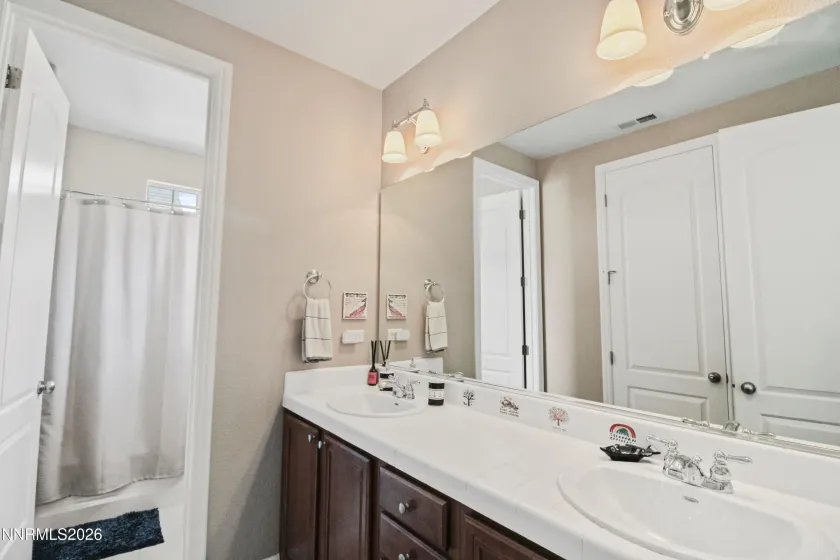 1625 Painted Rock, Reno, Nevada 89523, 4 Bedrooms Bedrooms, ,4 BathroomsBathrooms,Residential,Residential,Painted Rock,0,260009458