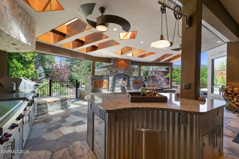 515 Rhodes, Reno, Nevada 89521, 7 Bedrooms Bedrooms, ,8 BathroomsBathrooms,Residential,Residential,Rhodes,0,260009474