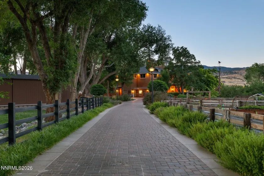 515 Rhodes, Reno, Nevada 89521, 7 Bedrooms Bedrooms, ,8 BathroomsBathrooms,Residential,Residential,Rhodes,0,260009474