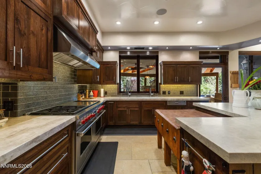 515 Rhodes, Reno, Nevada 89521, 7 Bedrooms Bedrooms, ,8 BathroomsBathrooms,Residential,Residential,Rhodes,0,260009474