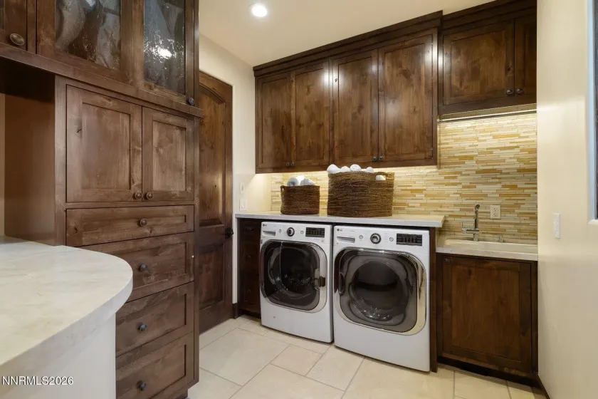 515 Rhodes, Reno, Nevada 89521, 7 Bedrooms Bedrooms, ,8 BathroomsBathrooms,Residential,Residential,Rhodes,0,260009474