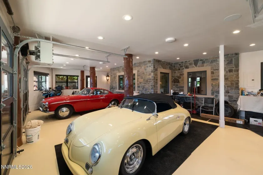 515 Rhodes, Reno, Nevada 89521, 7 Bedrooms Bedrooms, ,8 BathroomsBathrooms,Residential,Residential,Rhodes,0,260009474