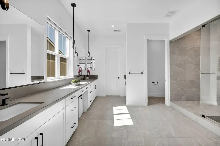 5445 Side Saddle, Reno, Nevada 89511, 5 Bedrooms Bedrooms, ,6 BathroomsBathrooms,Residential Lease,Manufactured,Side Saddle,0,260009478