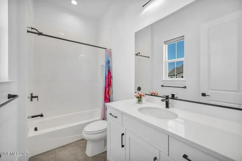 5445 Side Saddle, Reno, Nevada 89511, 5 Bedrooms Bedrooms, ,6 BathroomsBathrooms,Residential Lease,Manufactured,Side Saddle,0,260009478