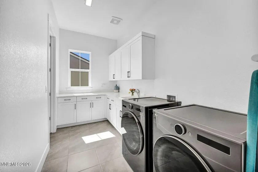 5445 Side Saddle, Reno, Nevada 89511, 5 Bedrooms Bedrooms, ,6 BathroomsBathrooms,Residential Lease,Manufactured,Side Saddle,0,260009478