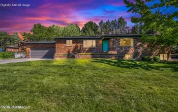 3490 Plumb, Reno, Nevada 89509, 4 Bedrooms Bedrooms, ,3 BathroomsBathrooms,Residential,Residential,Plumb,0,260009493