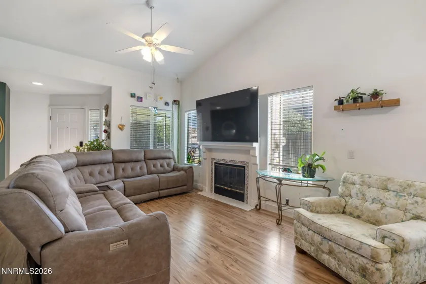 5355 Mesa Verde, Sparks, Nevada 89436, 3 Bedrooms Bedrooms, ,2 BathroomsBathrooms,Residential,Residential,Mesa Verde,0,260009547