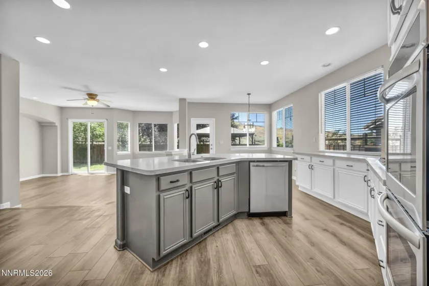 5835 Ingleston, Sparks, Nevada 89436, 5 Bedrooms Bedrooms, ,3 BathroomsBathrooms,Residential,Residential,Ingleston,0,260009552