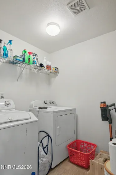 1182 Eagle Rock, Fallon, Nevada 89406, 4 Bedrooms Bedrooms, ,2 BathroomsBathrooms,Residential,Residential,Eagle Rock,0,260009556