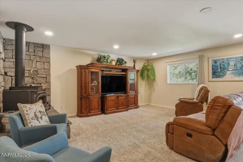 1518 Glenwood, Gardnerville, Nevada 89460, 5 Bedrooms Bedrooms, ,3 BathroomsBathrooms,Residential,Residential,Glenwood,0,260009505