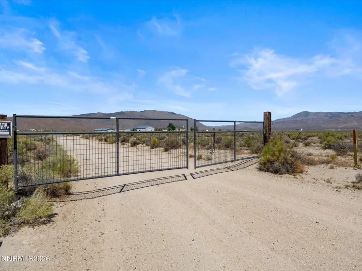 5200 Range Land, Reno, Nevada 89510, 4 Bedrooms Bedrooms, ,3 BathroomsBathrooms,Residential,Residential,Range Land,0,260009507