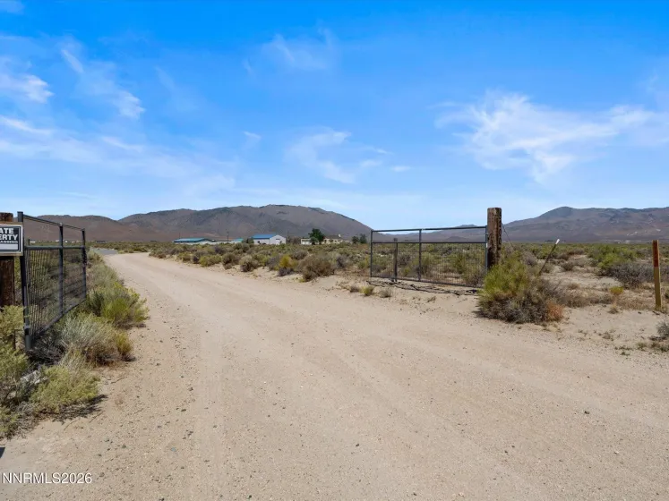 5200 Range Land, Reno, Nevada 89510, 4 Bedrooms Bedrooms, ,3 BathroomsBathrooms,Residential,Residential,Range Land,0,260009507