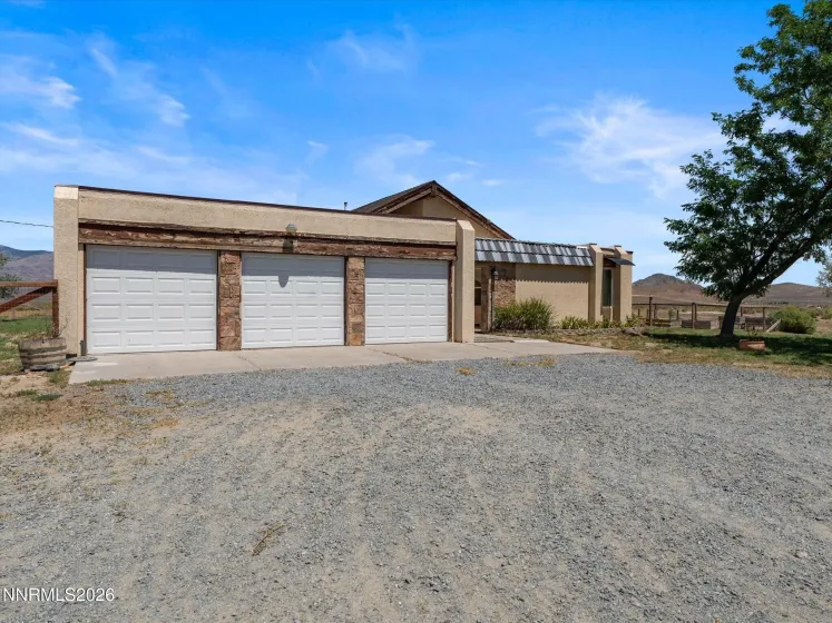 5200 Range Land, Reno, Nevada 89510, 4 Bedrooms Bedrooms, ,3 BathroomsBathrooms,Residential,Residential,Range Land,0,260009507