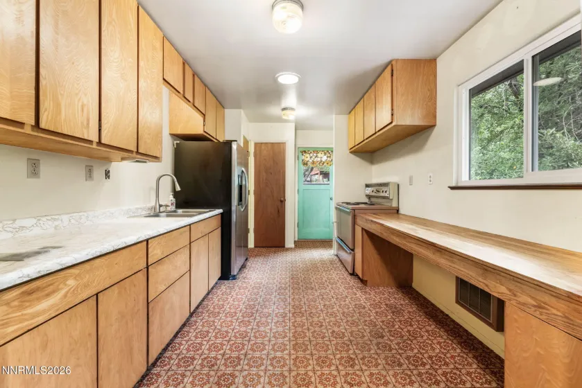 1312 Washington, Carson City, Nevada 89703, 3 Bedrooms Bedrooms, ,2 BathroomsBathrooms,Residential,Residential,Washington,0,260009520