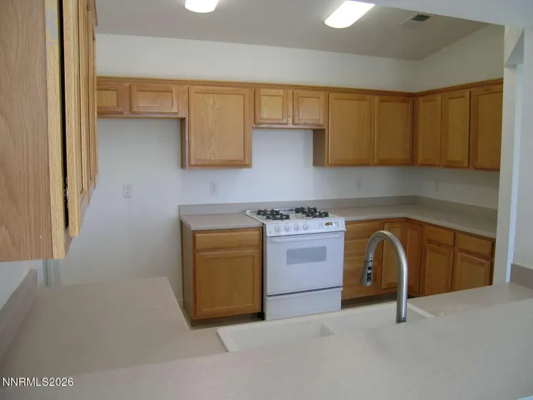 893 Vista Park, Carson City, Nevada 89705, 3 Bedrooms Bedrooms, ,2 BathroomsBathrooms,Residential,Residential,Vista Park,0,260009525