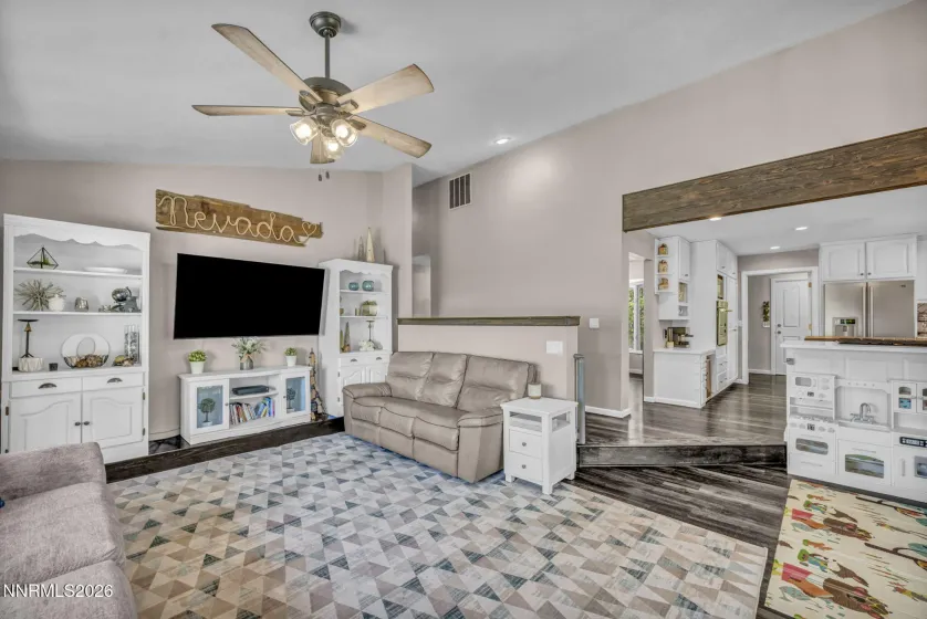 620 Renee, Gardnerville, Nevada 89460, 3 Bedrooms Bedrooms, ,2 BathroomsBathrooms,Residential,Residential,Renee,0,260009532