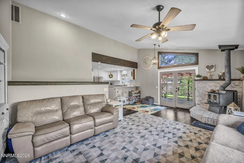 620 Renee, Gardnerville, Nevada 89460, 3 Bedrooms Bedrooms, ,2 BathroomsBathrooms,Residential,Residential,Renee,0,260009532