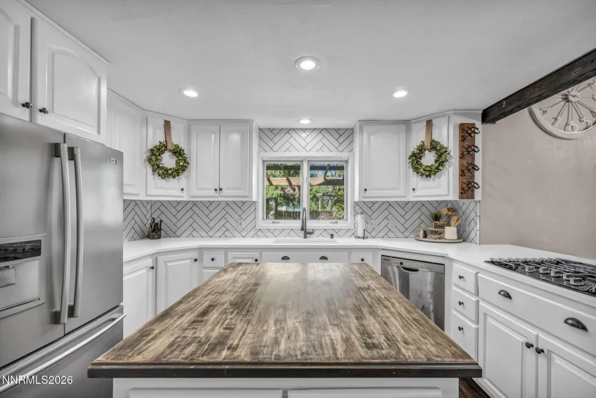 620 Renee, Gardnerville, Nevada 89460, 3 Bedrooms Bedrooms, ,2 BathroomsBathrooms,Residential,Residential,Renee,0,260009532
