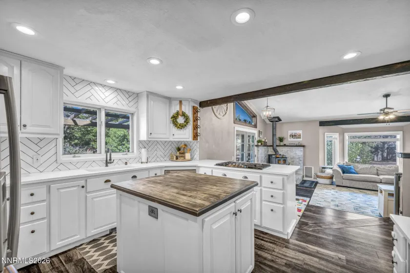 620 Renee, Gardnerville, Nevada 89460, 3 Bedrooms Bedrooms, ,2 BathroomsBathrooms,Residential,Residential,Renee,0,260009532