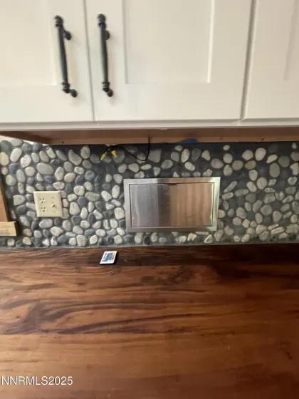 993 Side, Jarbidge, Nevada 89826, 2 Bedrooms Bedrooms, ,2 BathroomsBathrooms,Residential,Residential,Side,0,260009571