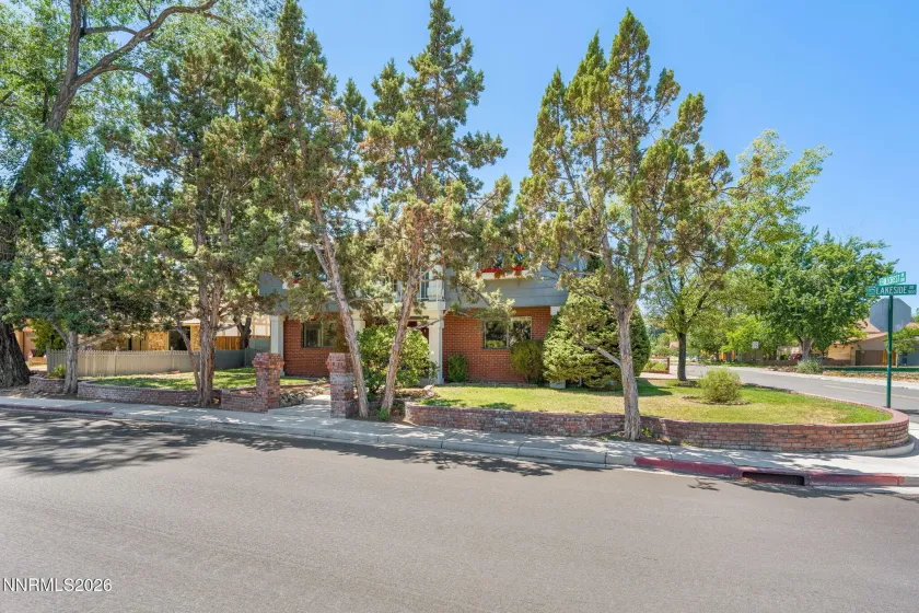 1945 Lakeside, Reno, Nevada 89509, 3 Bedrooms Bedrooms, ,3 BathroomsBathrooms,Residential,Residential,Lakeside,0,260009576