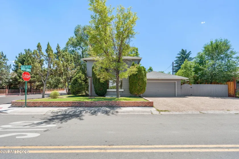 1945 Lakeside, Reno, Nevada 89509, 3 Bedrooms Bedrooms, ,3 BathroomsBathrooms,Residential,Residential,Lakeside,0,260009576