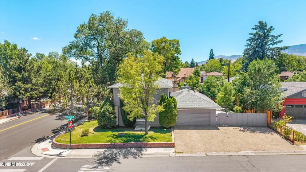 1945 Lakeside, Reno, Nevada 89509, 3 Bedrooms Bedrooms, ,3 BathroomsBathrooms,Residential,Residential,Lakeside,0,260009576