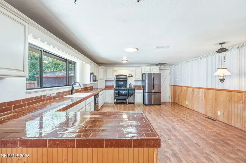 1360 Clough, Reno, Nevada 89509, 2 Bedrooms Bedrooms, ,2 BathroomsBathrooms,Residential,Residential,Clough,0,260009587
