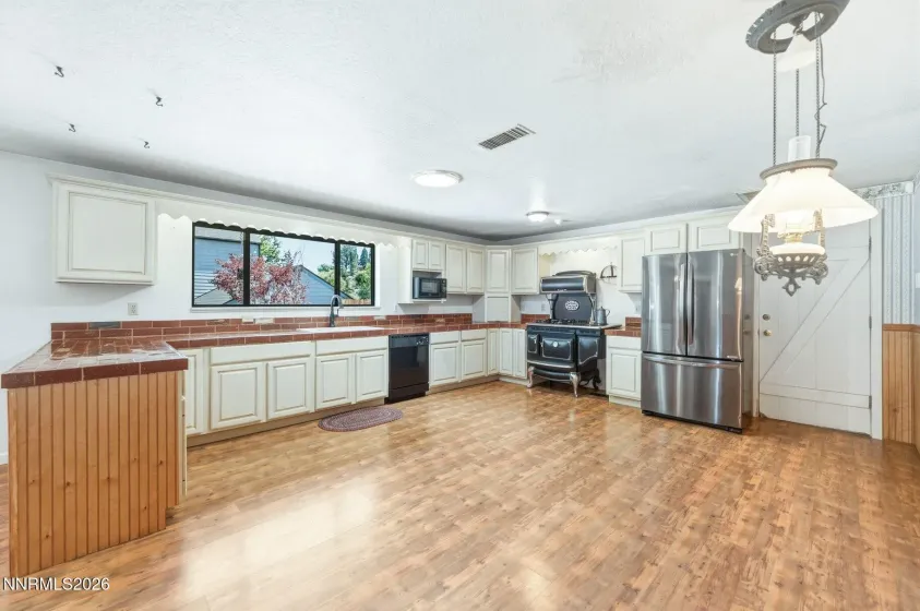 1360 Clough, Reno, Nevada 89509, 2 Bedrooms Bedrooms, ,2 BathroomsBathrooms,Residential,Residential,Clough,0,260009587