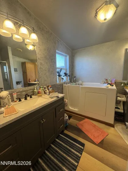 6262 Lakeview, Fallon, Nevada 89406, 3 Bedrooms Bedrooms, ,2 BathroomsBathrooms,Residential,Residential,Lakeview,0,260009600