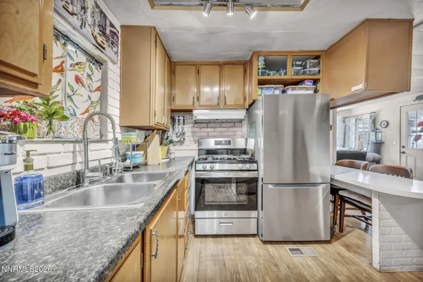 360 Gepford, Sun Valley, Nevada 89433, 3 Bedrooms Bedrooms, ,2 BathroomsBathrooms,Residential,Residential,Gepford,0,260009609