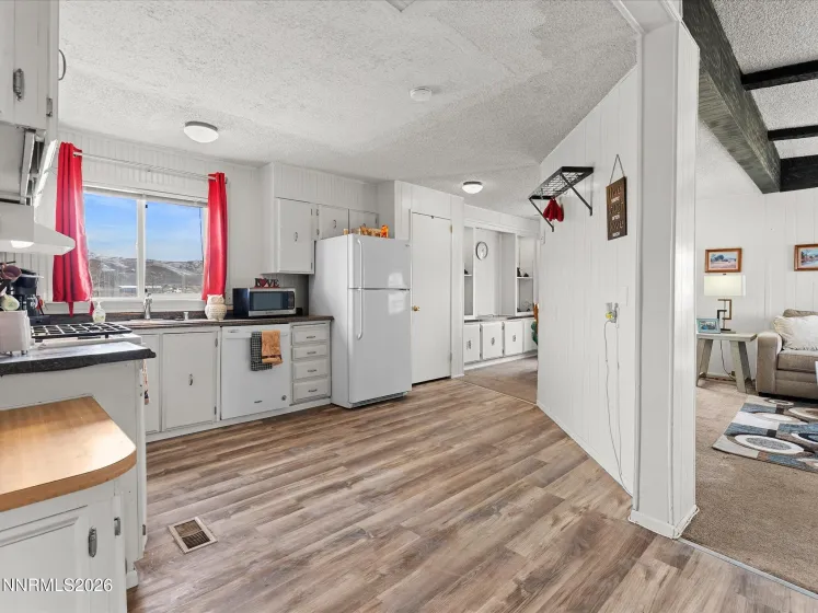 7815 Springfield, Silver Springs, Nevada 89429, 3 Bedrooms Bedrooms, ,2 BathroomsBathrooms,Residential,Residential,Springfield,0,260001978