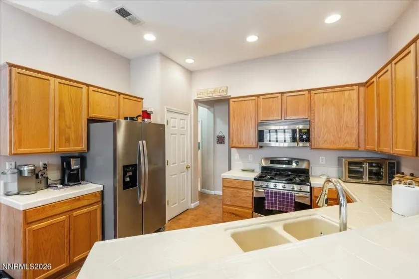 1445 Gold Cliff, Reno, Nevada 89521, 3 Bedrooms Bedrooms, ,2 BathroomsBathrooms,Residential,Residential,Gold Cliff,0,260009627