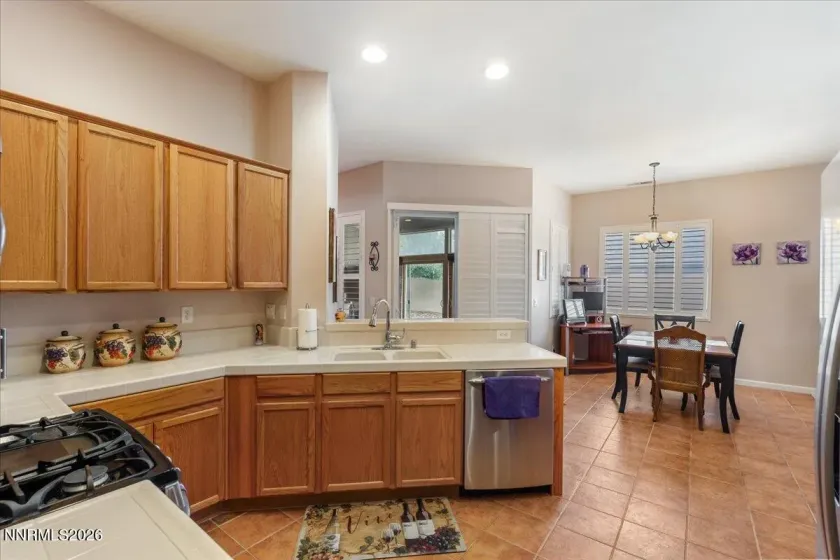 1445 Gold Cliff, Reno, Nevada 89521, 3 Bedrooms Bedrooms, ,2 BathroomsBathrooms,Residential,Residential,Gold Cliff,0,260009627