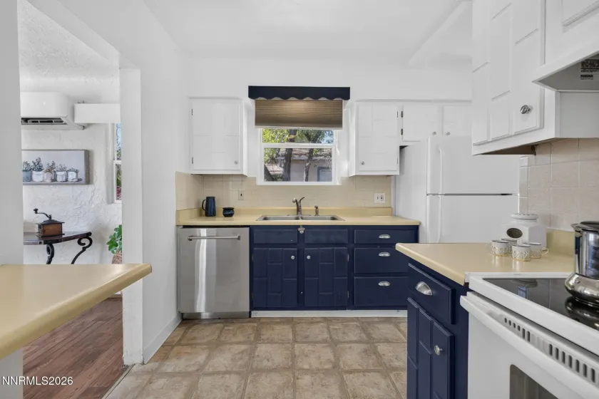 1207 Lander, Reno, Nevada 89509, 2 Bedrooms Bedrooms, ,2 BathroomsBathrooms,Residential,Residential,Lander,0,260009639