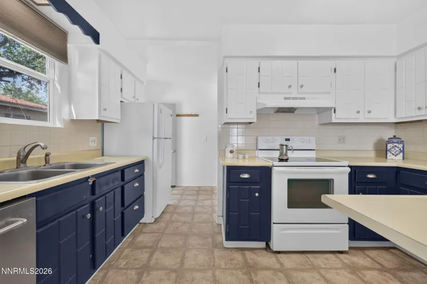 1207 Lander, Reno, Nevada 89509, 2 Bedrooms Bedrooms, ,2 BathroomsBathrooms,Residential,Residential,Lander,0,260009639