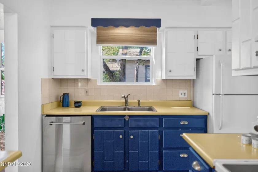 1207 Lander, Reno, Nevada 89509, 2 Bedrooms Bedrooms, ,2 BathroomsBathrooms,Residential,Residential,Lander,0,260009639
