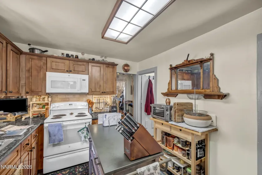 608 Nevada, Carson City, Nevada 89703, 2 Bedrooms Bedrooms, ,1 BathroomBathrooms,Residential,Residential,Nevada,0,260009654