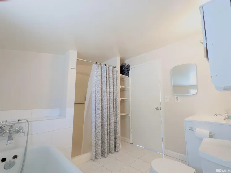 8155 Leroy, Reno, Nevada 89523, 3 Bedrooms Bedrooms, ,2 BathroomsBathrooms,Residential,Residential,Leroy,0,260009666
