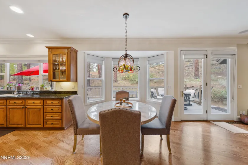 BREAKFAST NOOK