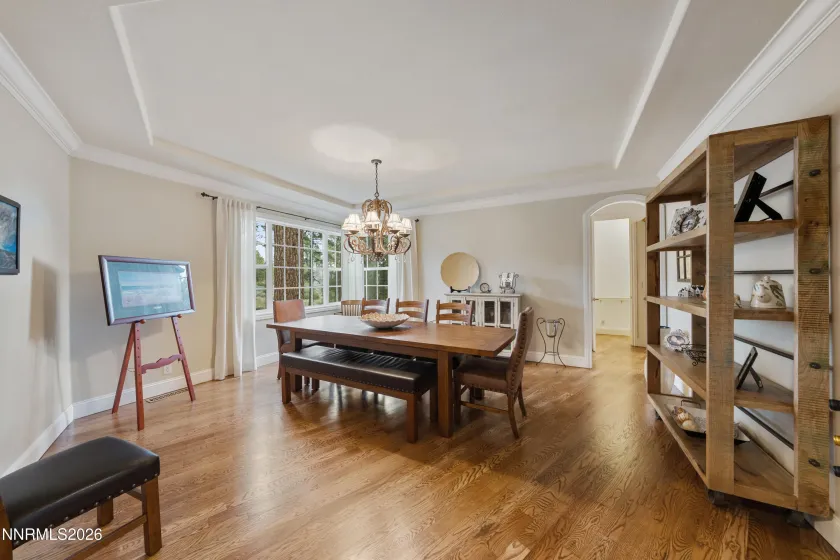 FORMAL DINING