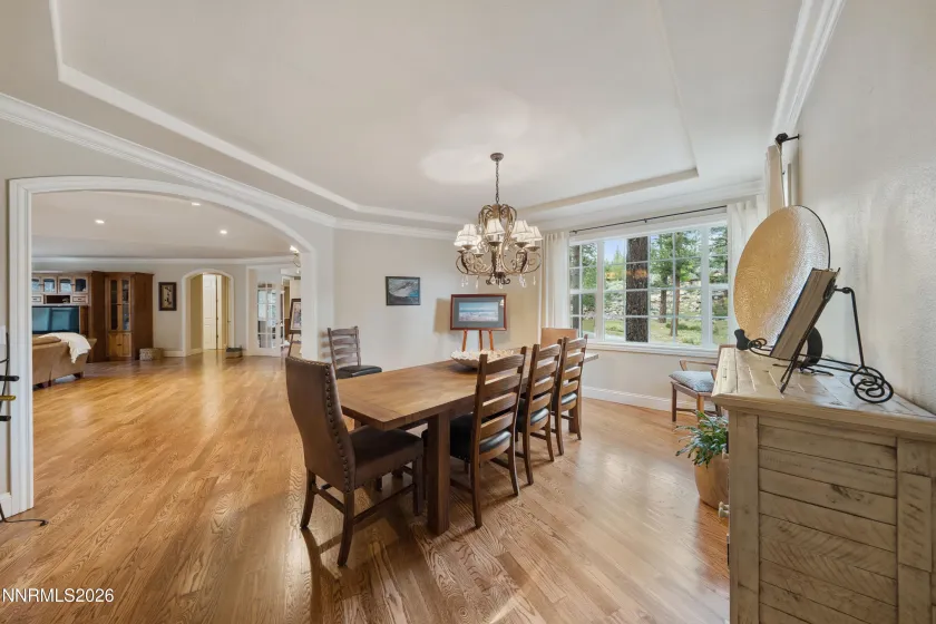 FORMAL DINING