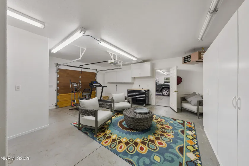 GARAGE / WORKSHOP