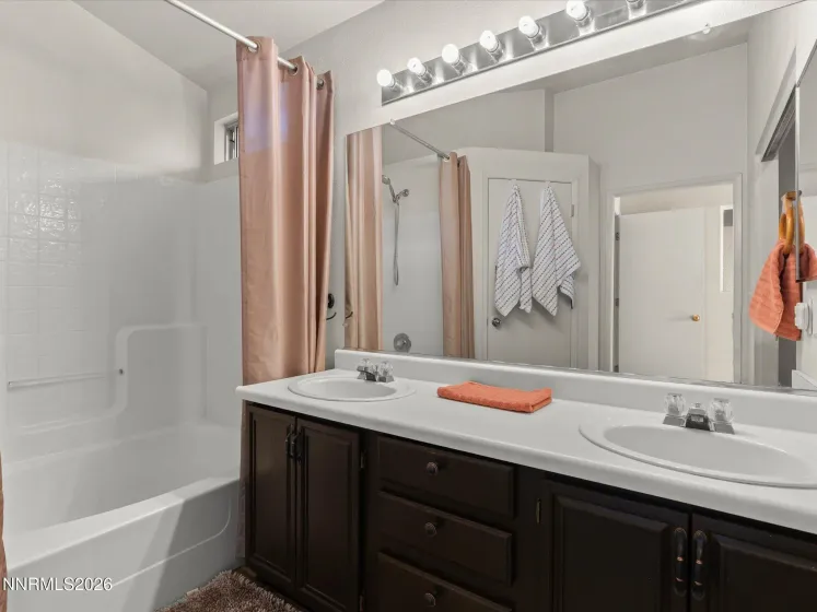 1560 Reno View, Reno, Nevada 89523, 4 Bedrooms Bedrooms, ,3 BathroomsBathrooms,Residential,Residential,Reno View,0,260009688