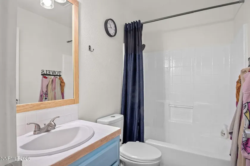 1057 Deena, Fallon, Nevada 89406, 3 Bedrooms Bedrooms, ,2 BathroomsBathrooms,Residential,Residential,Deena,0,260009695
